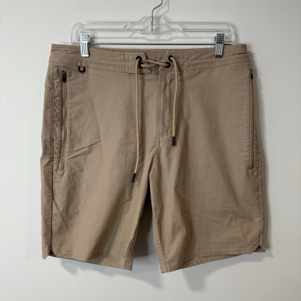 Roark Men's Layover 2.0 Traveler Shorts Tan Khaki Cargo Stretch Ventilated